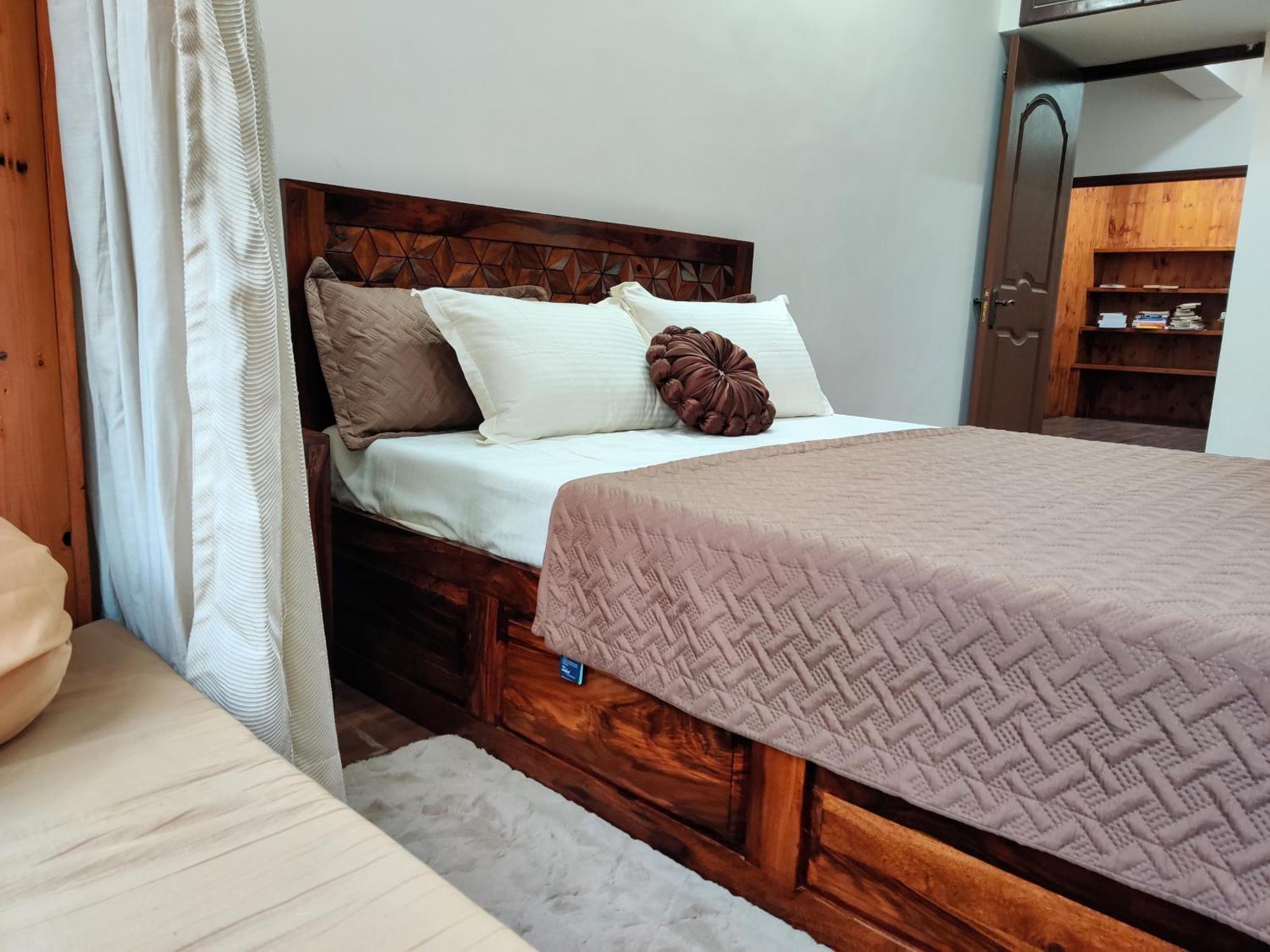 The Rustic Manor - Homestay Bangalore Exterior photo